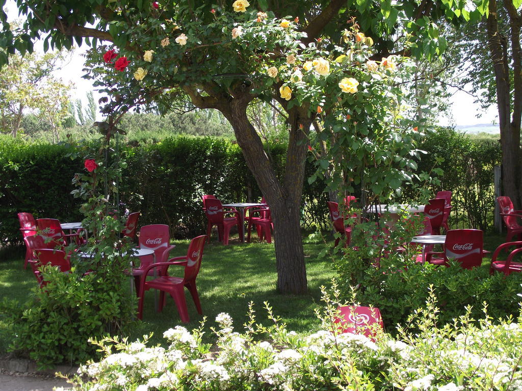 Camping Cubillas Cubillas de Santa Marta Екстериор снимка